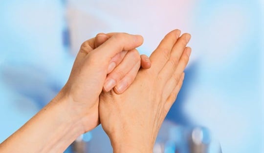 Rub-in method for hand disinfection